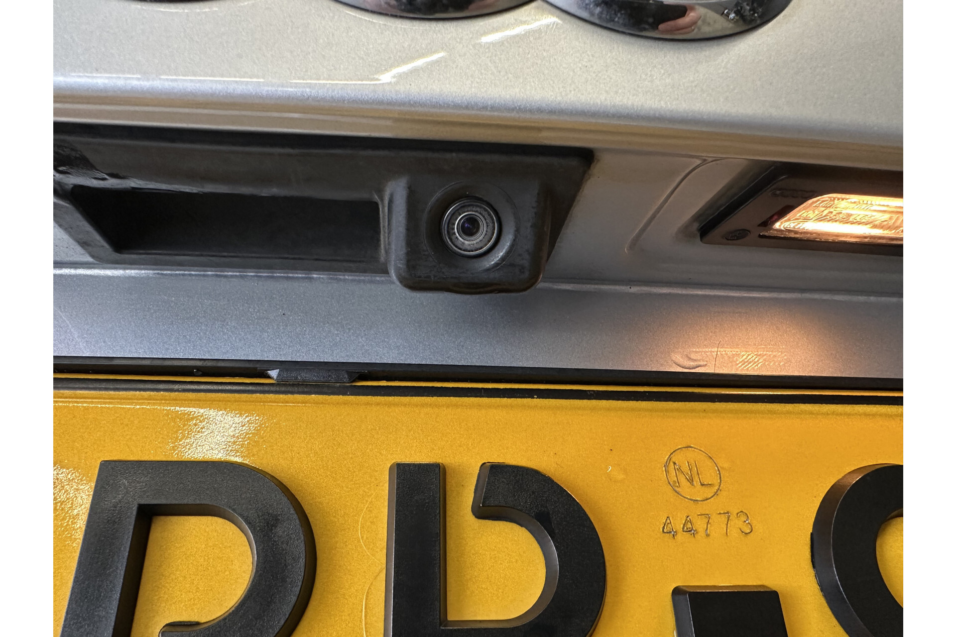 43714689-19.jpg